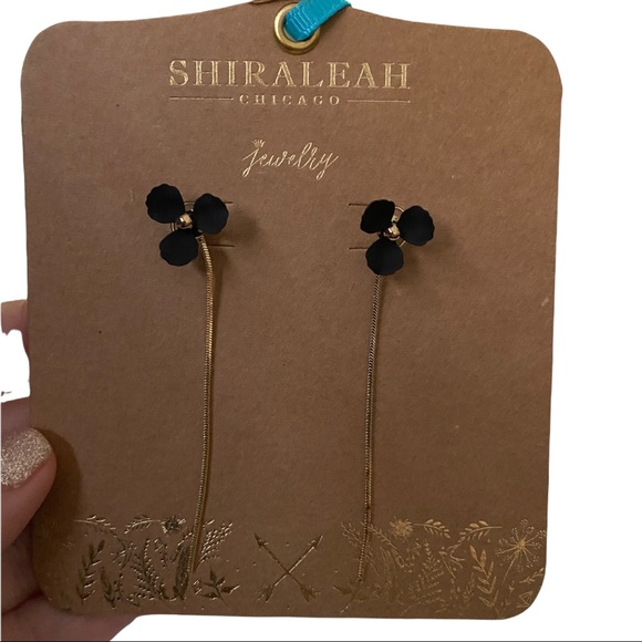 Shiraleah Jewelry - 💥2/$25 Shiraleah small Fiore Earrings